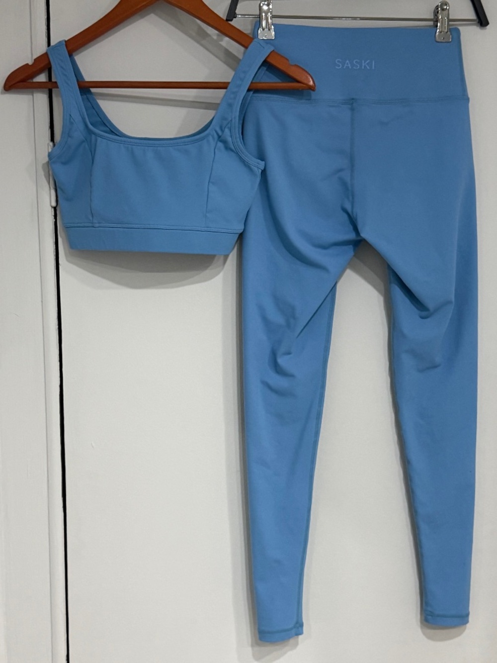 Saski Collection Blue Sports Bra and Leggings Set